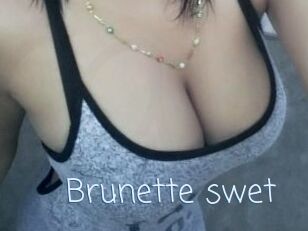 Brunette_swet