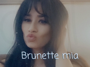 Brunette_mia