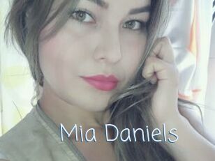 Mia_Daniels