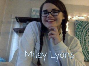 Miley_Lyons