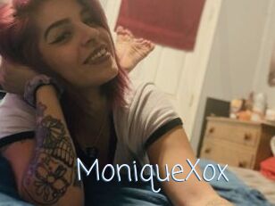 MoniqueXox