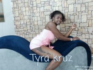 Tyra_kruz